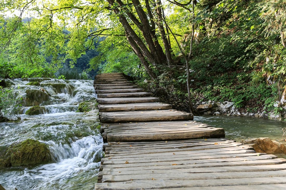 Деревянные мостики на Плитвицких озерах