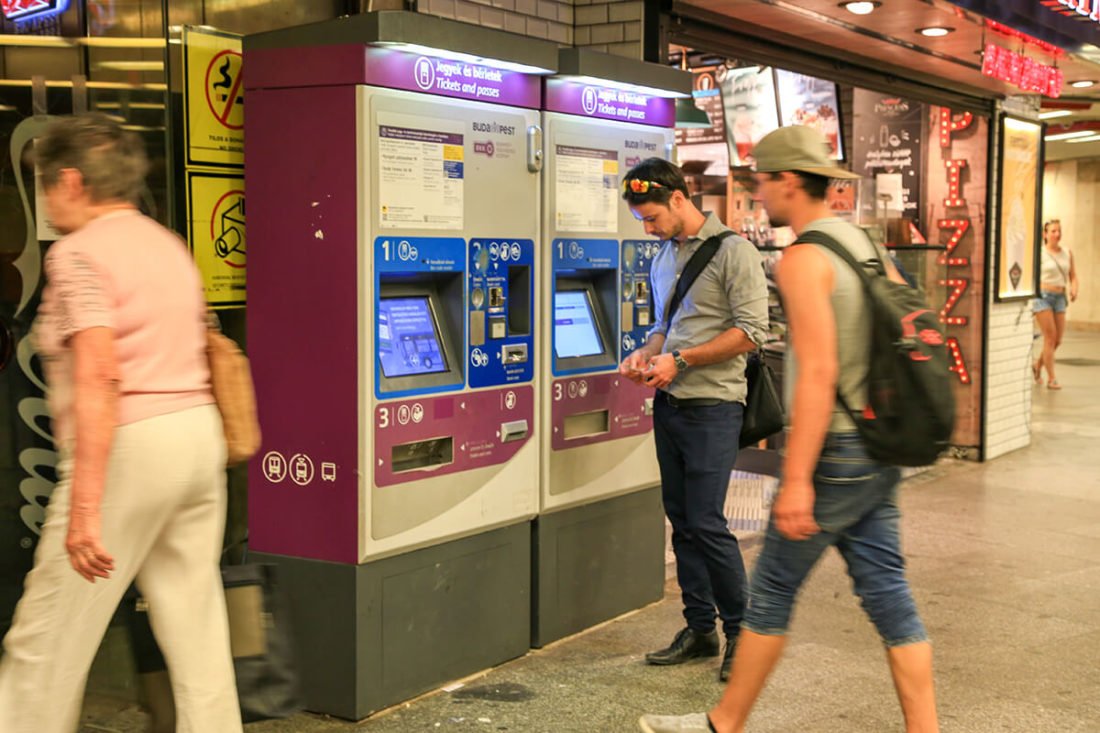 Автомат по продаже билетов в метро Будапешта